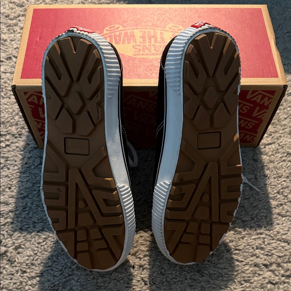 Vans Delridge SF Black White Sneakers - Picture 3 of 5